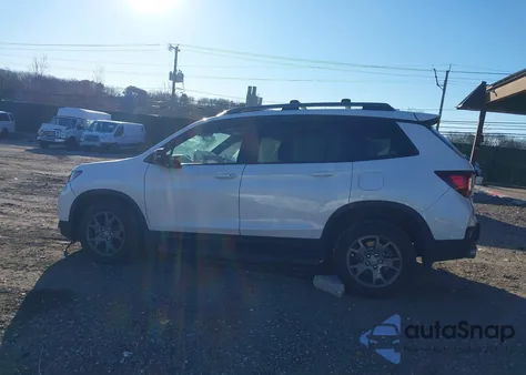 2024 Honda Passport Awd Trailsport from USA, damaged, VIN 5FNYF8H64RB021702